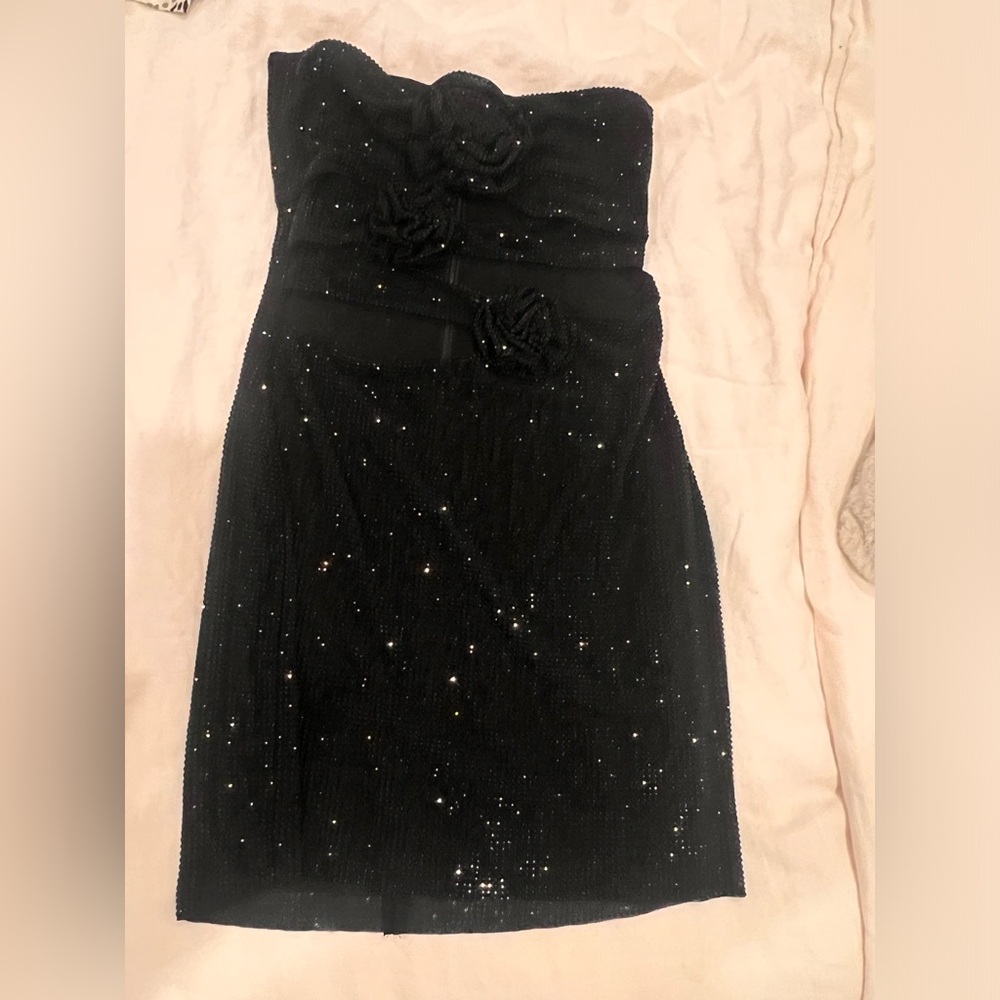 Meshki Korinna mini sequins dress: Perfect NYE dress and heels from Meshki!